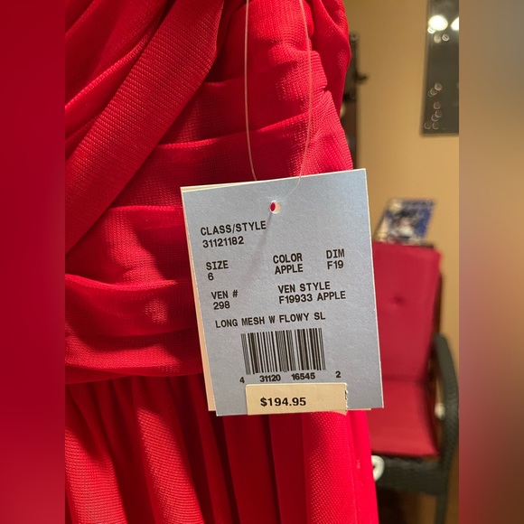 David’s Bridal bridesmaid dress - Picture 3 of 5